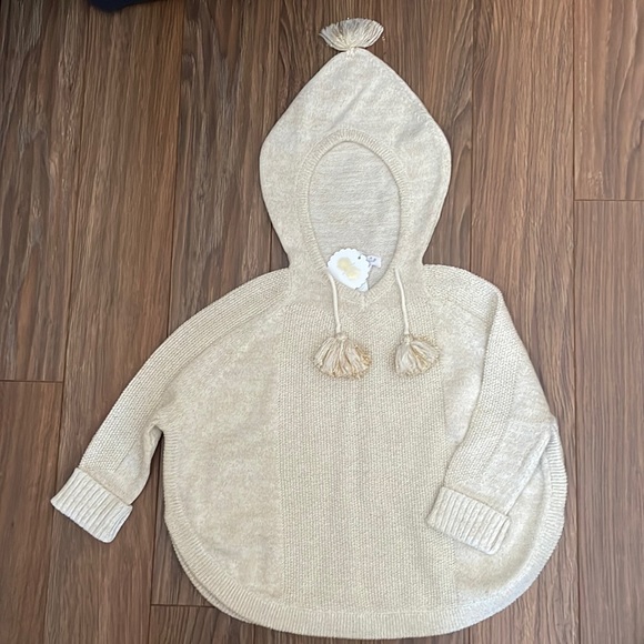 Hooded Poncho - Picture 3 of 4